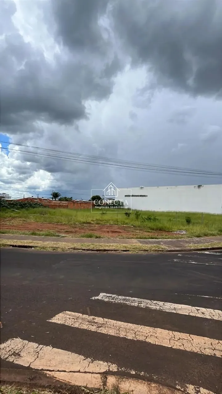 Terrenos para Venda 655,02m² - por R$ R$ 750.000,00 bairro Shopping Park - Uberlândia/MG