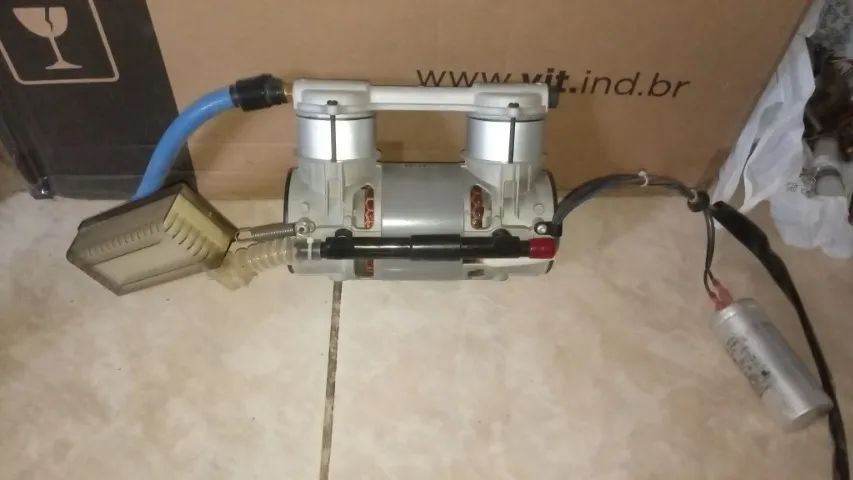 Compressor ar direto pequeno e leve acompanha cooler  refrigeração 127 volts usado ótimo - Foto 3