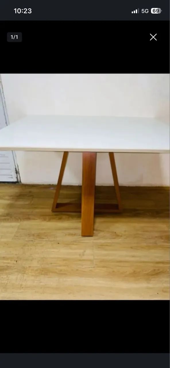 Vende-se mesa linda! 