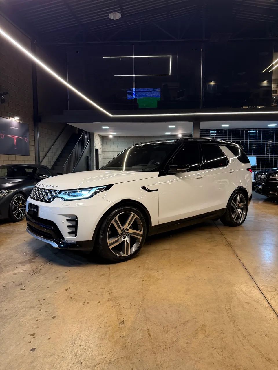 Land Rover Discovery 2023