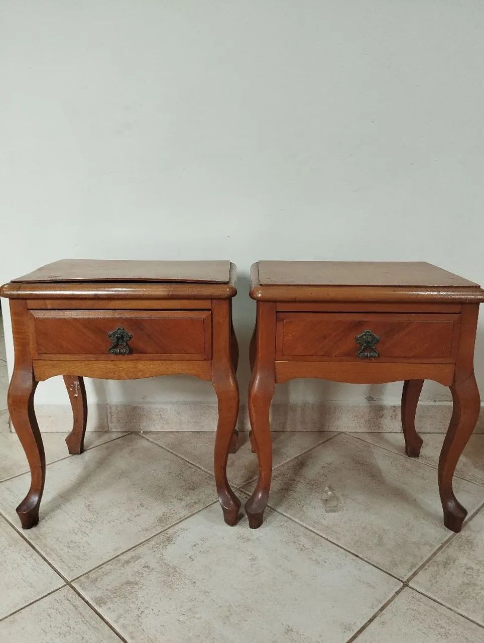 Mesa de cabeceira Retrô 