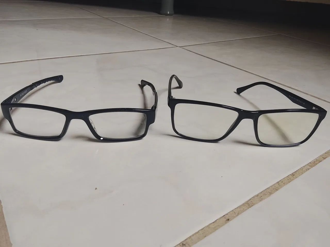 Armação Oakley e Jean Pierre