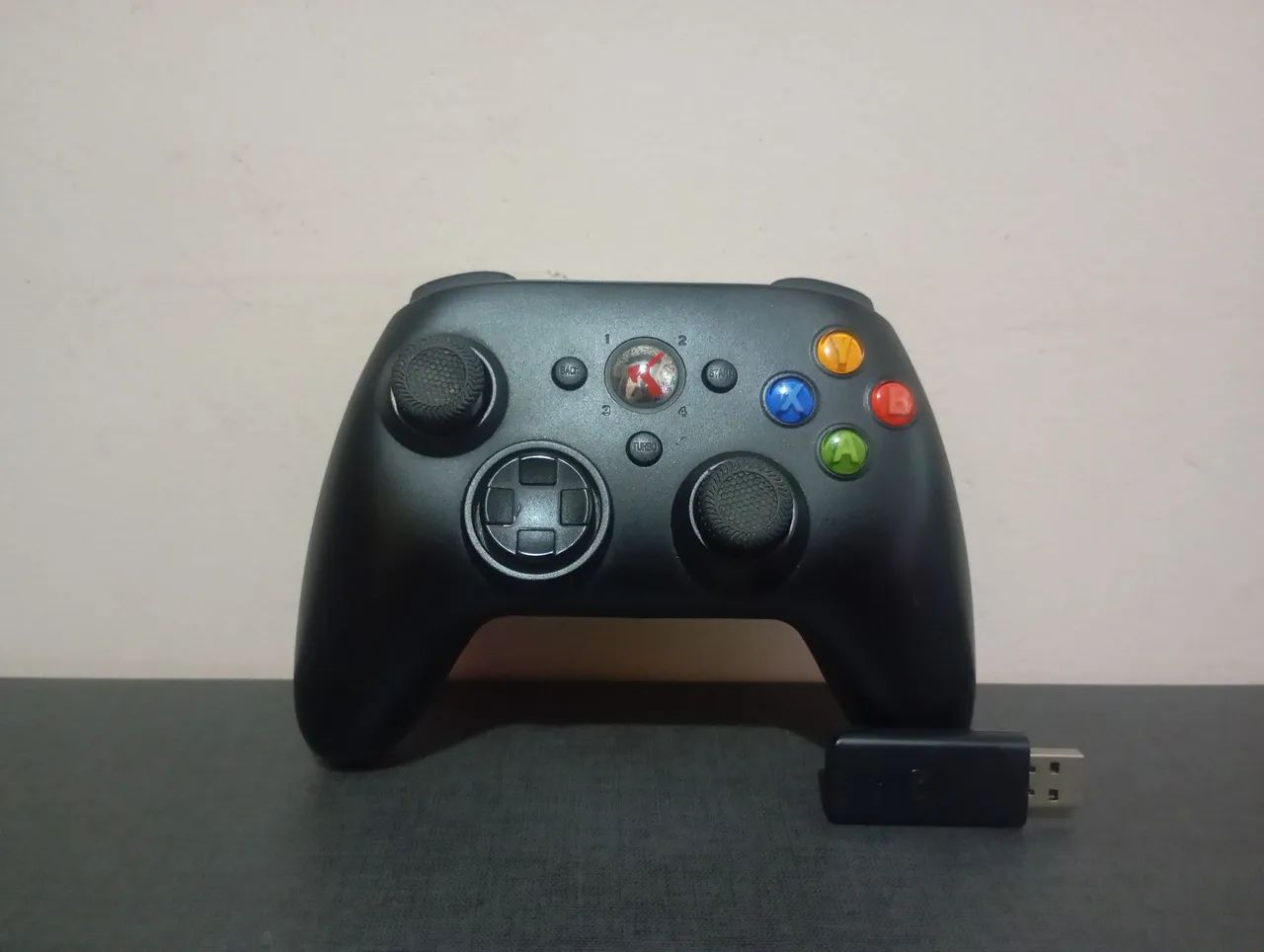 Controle via USB compatível com XBOX 360 e PC