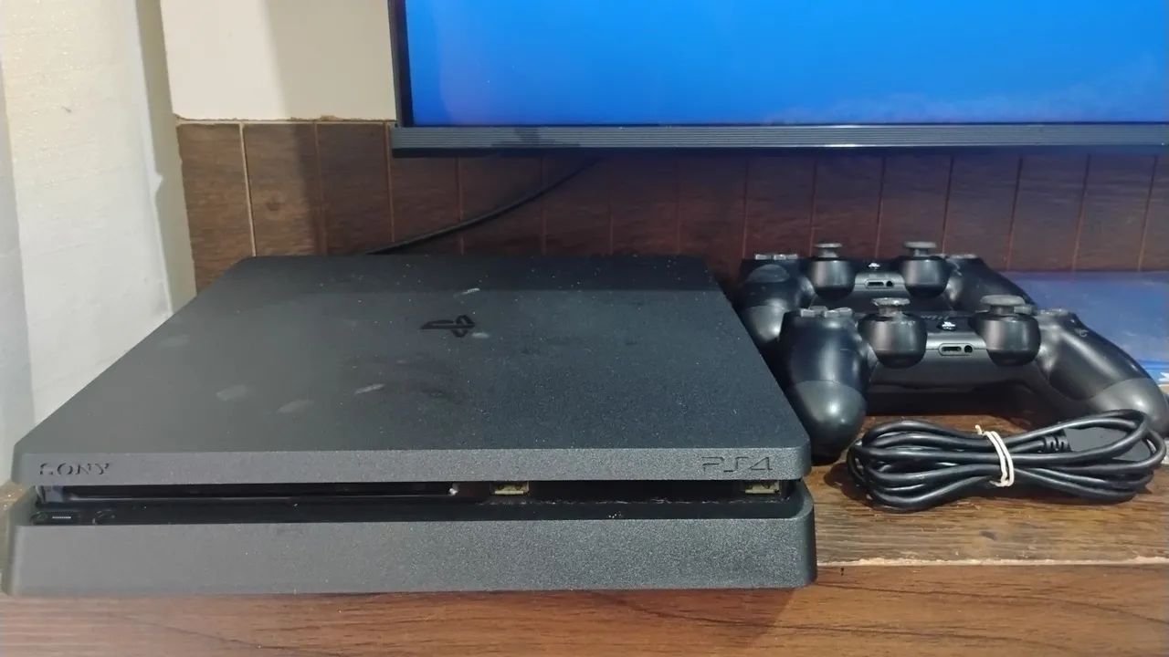 PS4 slim 1T
