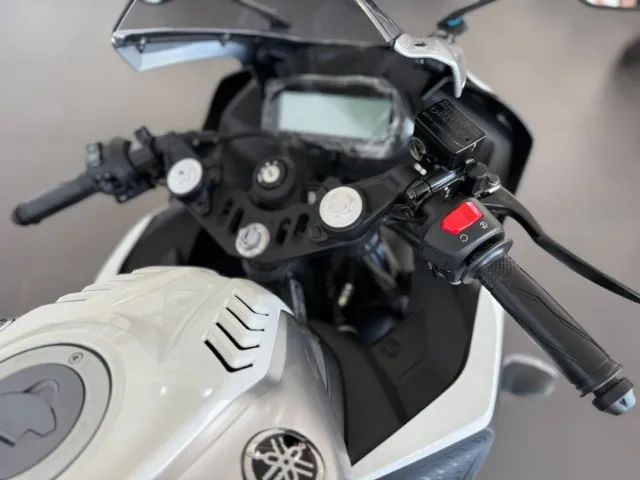 R15 ABS - Foto 5