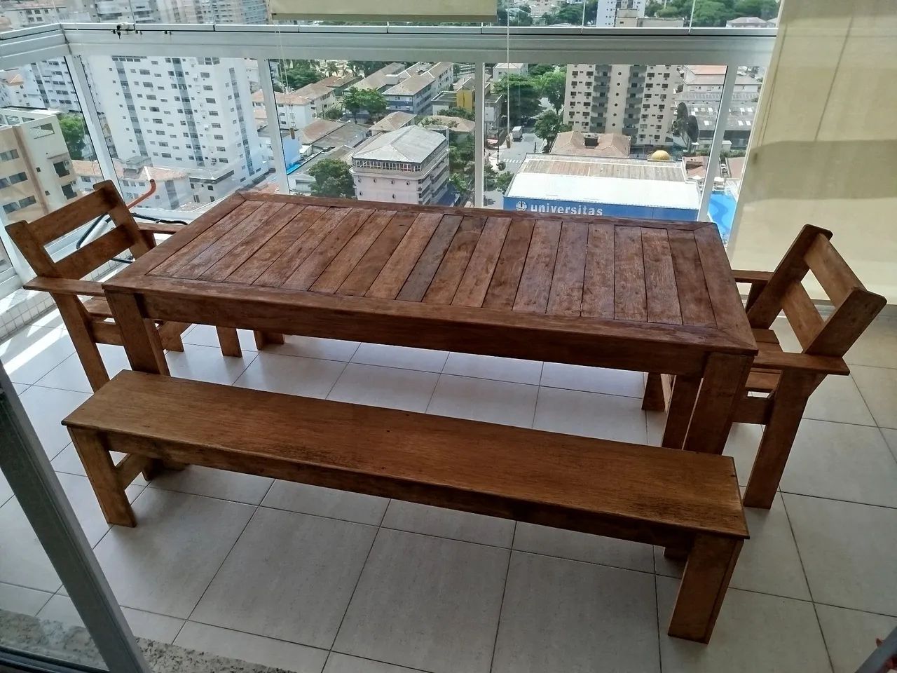 Mesa Rústica 2 m x 90 cm mais 2 bancos e mais 2 cadeiras estilo RACK  - Foto 3