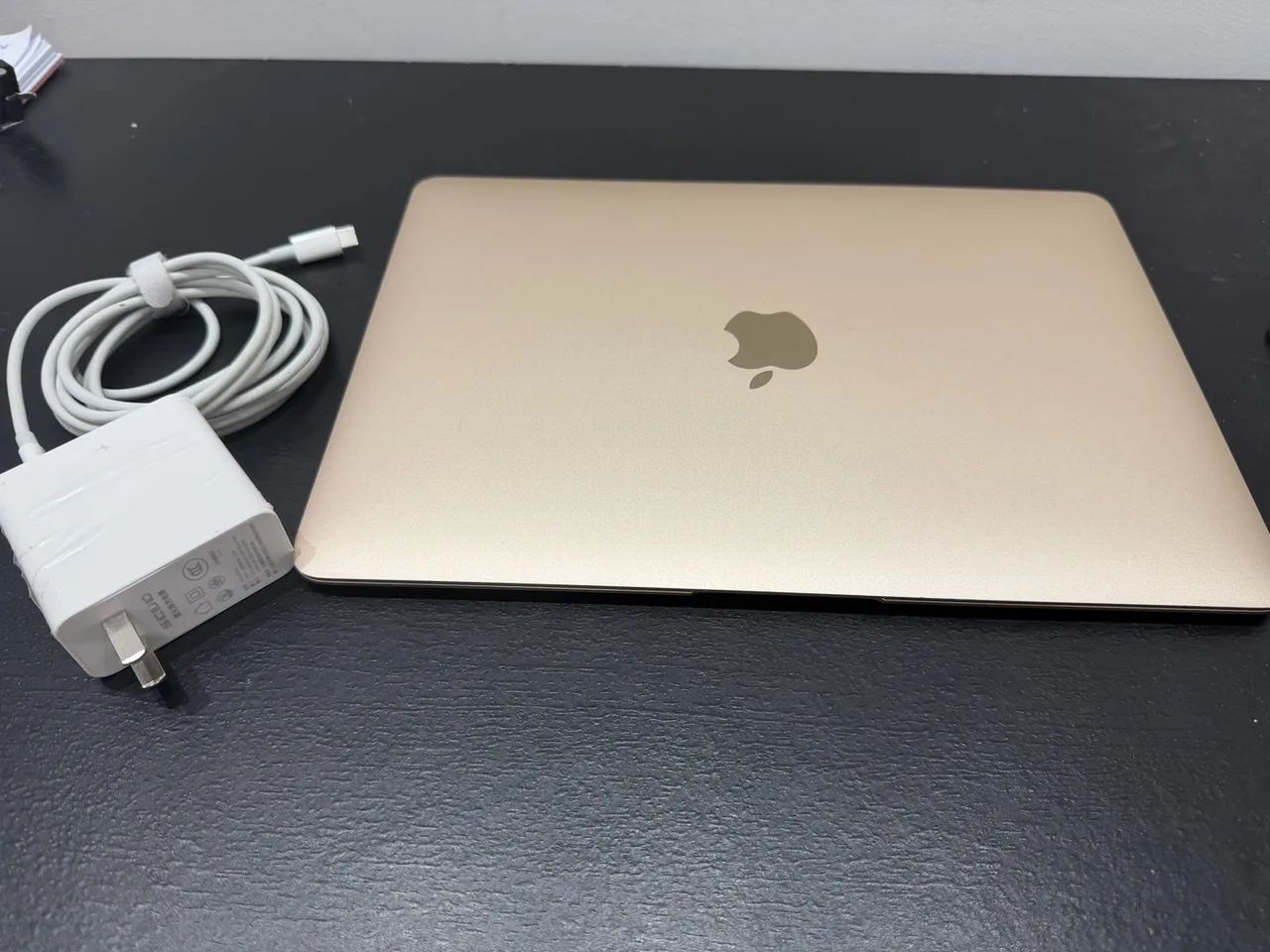MACBOOK DOURADO 2017 (muito novo)