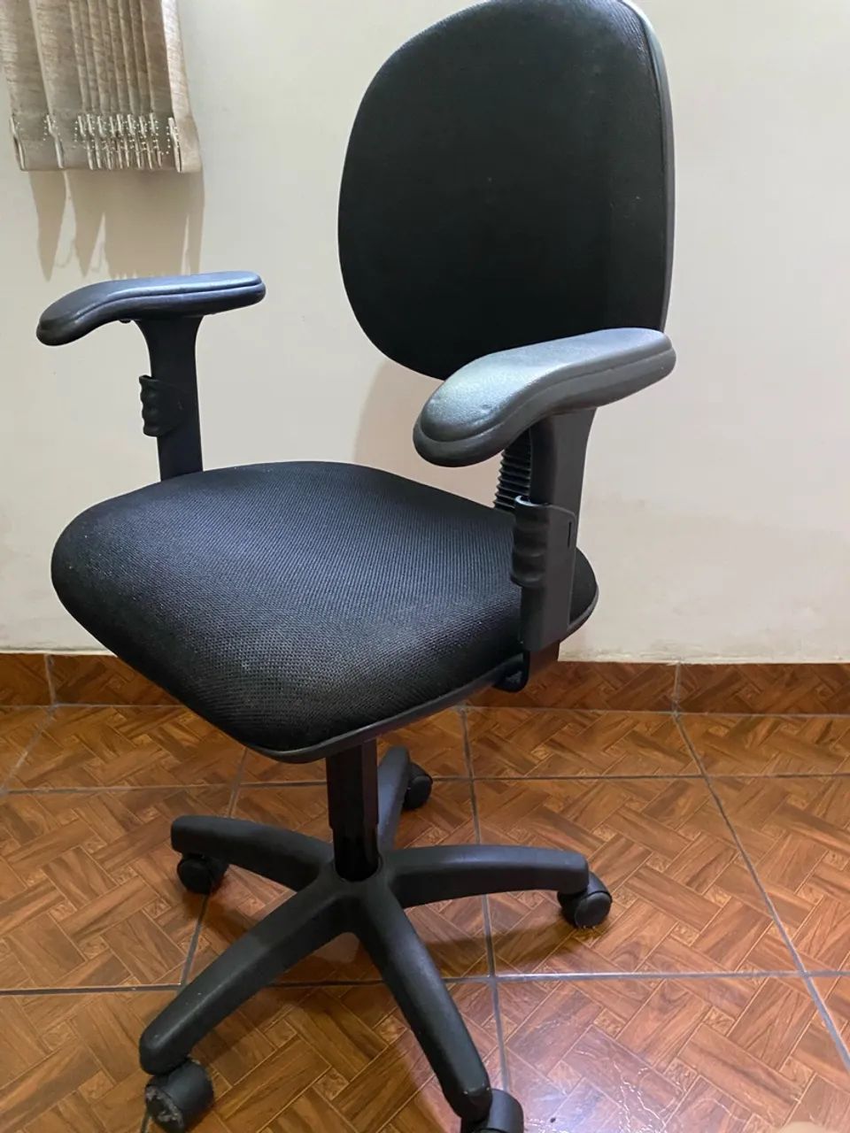 Cadeira preta  - Foto 3