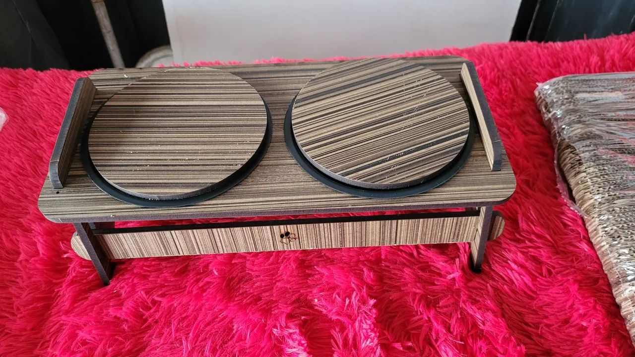 kit comedouro elevado duplo feito em MDF  - Foto 4