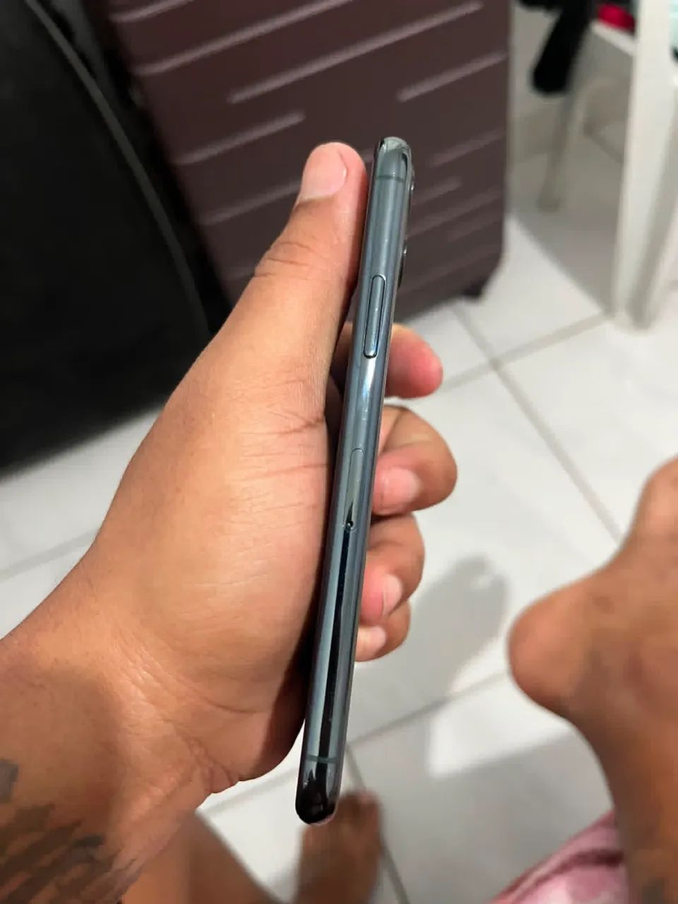 Troco iPhone 11 Pro todo original - Foto 2