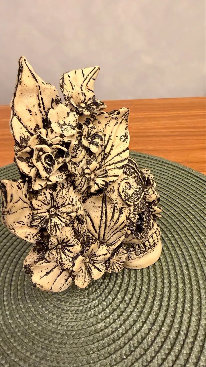 Caveira mexicana artesanato Frida floral  - Foto 3