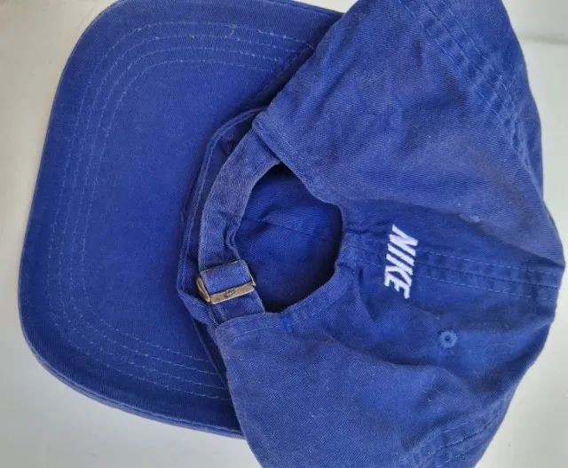 bone azul com logo branco nike semi novo - Foto 2