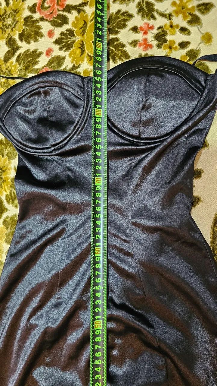 Vestido preto mulher fatal  - Foto 3