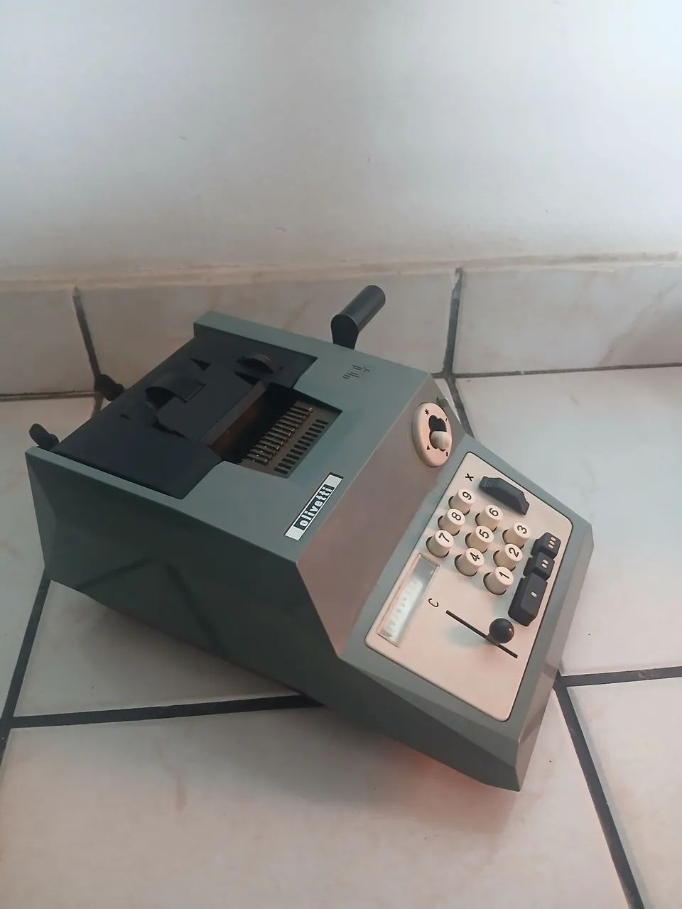 Maquina de somar Olivetti Suma Prima (antiga) - Foto 2