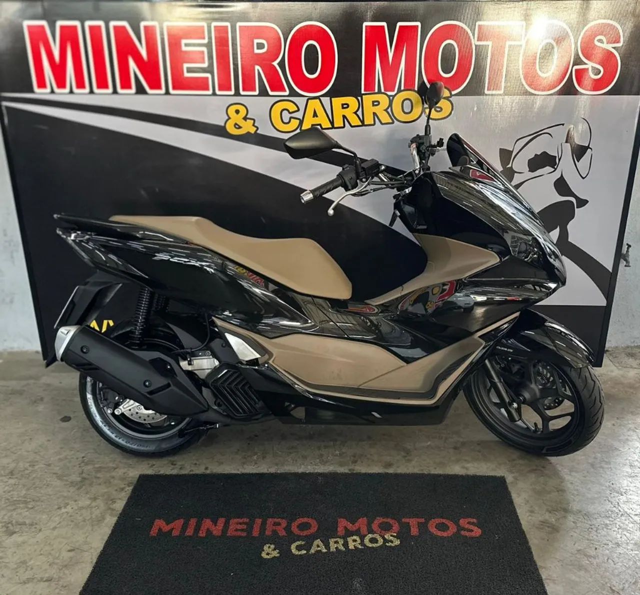 PCX 160 DLX