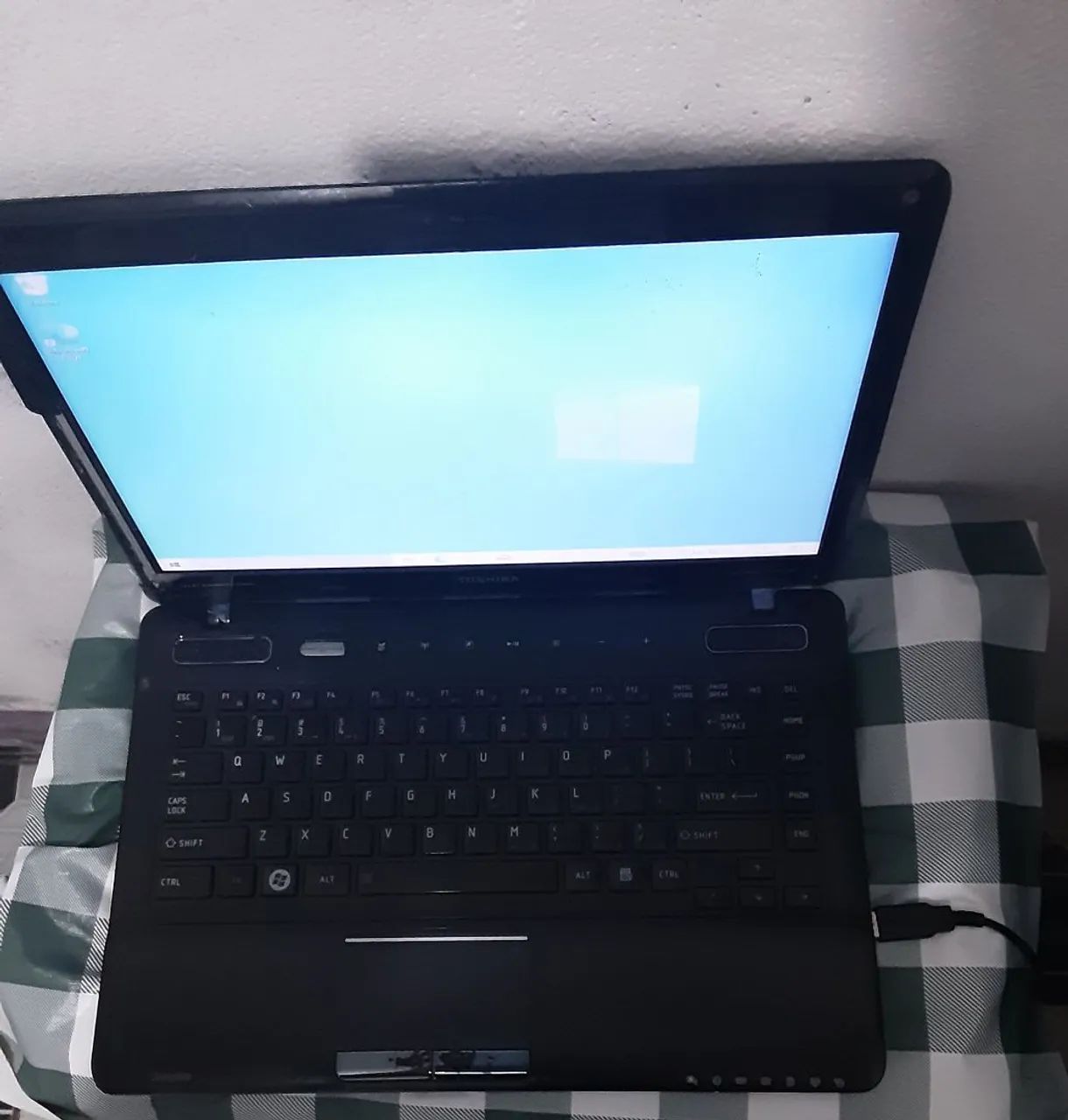 Vendo notebook Toshiba 