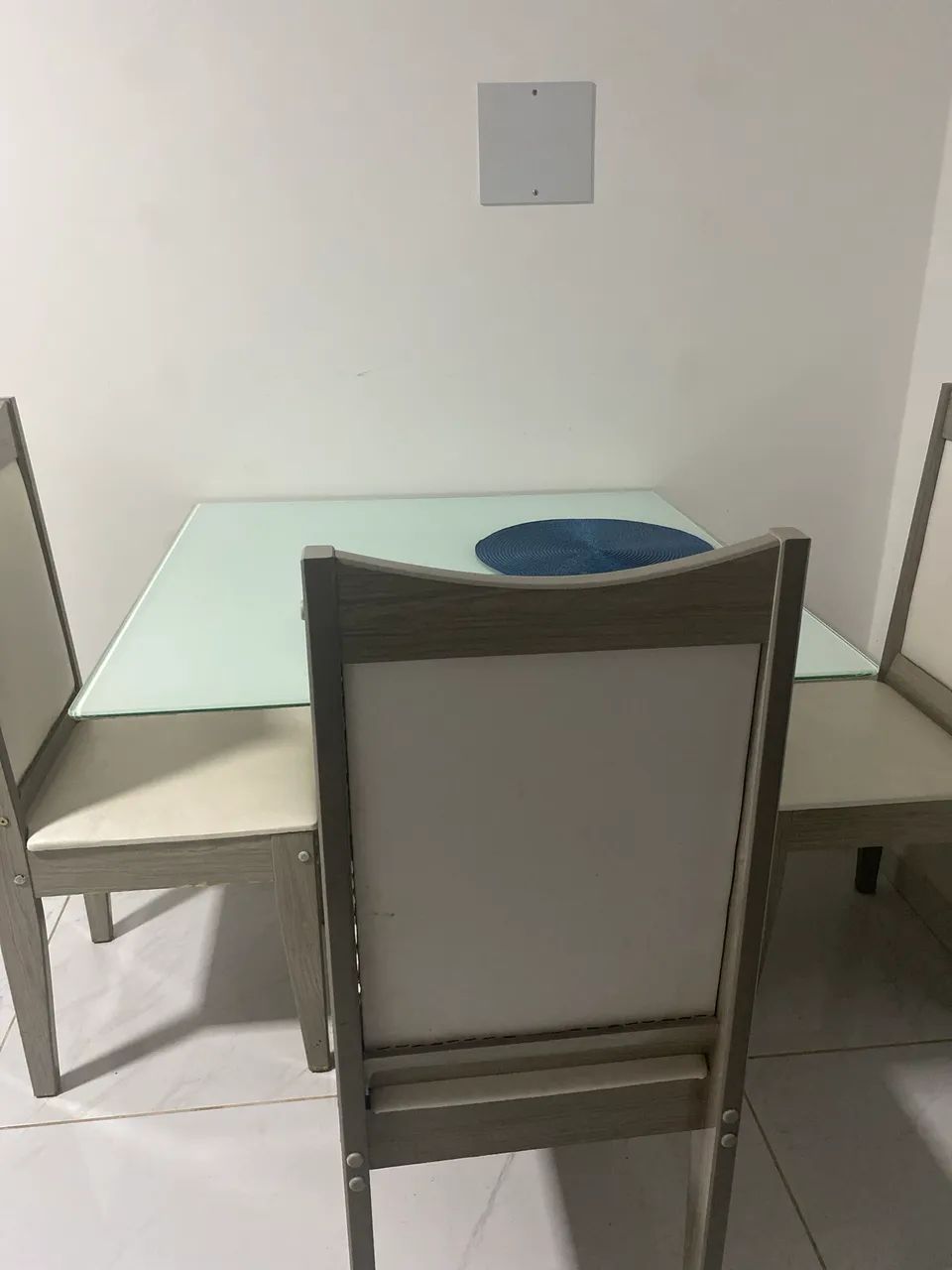 Mesa 4 lugares com 3 cadeiras - Foto 3