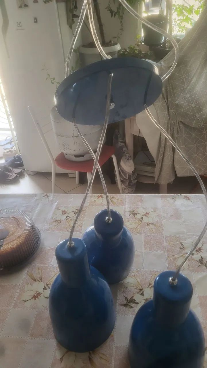 Três luminárias com lâmpadas  - Foto 5