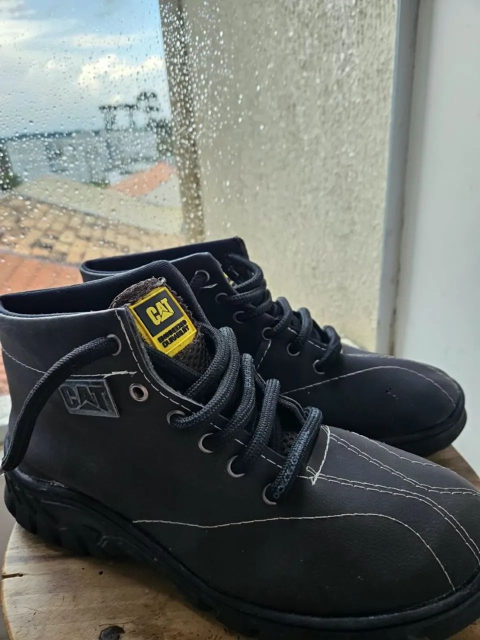 Bota Cat