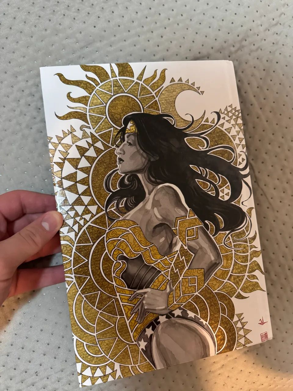 Mulher-Maravilha: Preto e Dourado - Foto 2