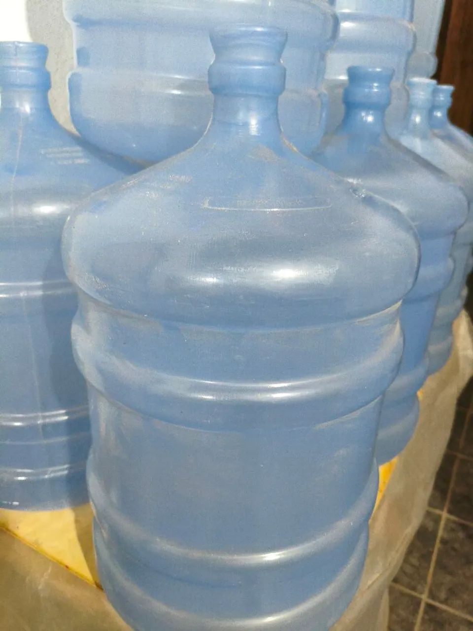 Garrafões de 20 litros  - Foto 2