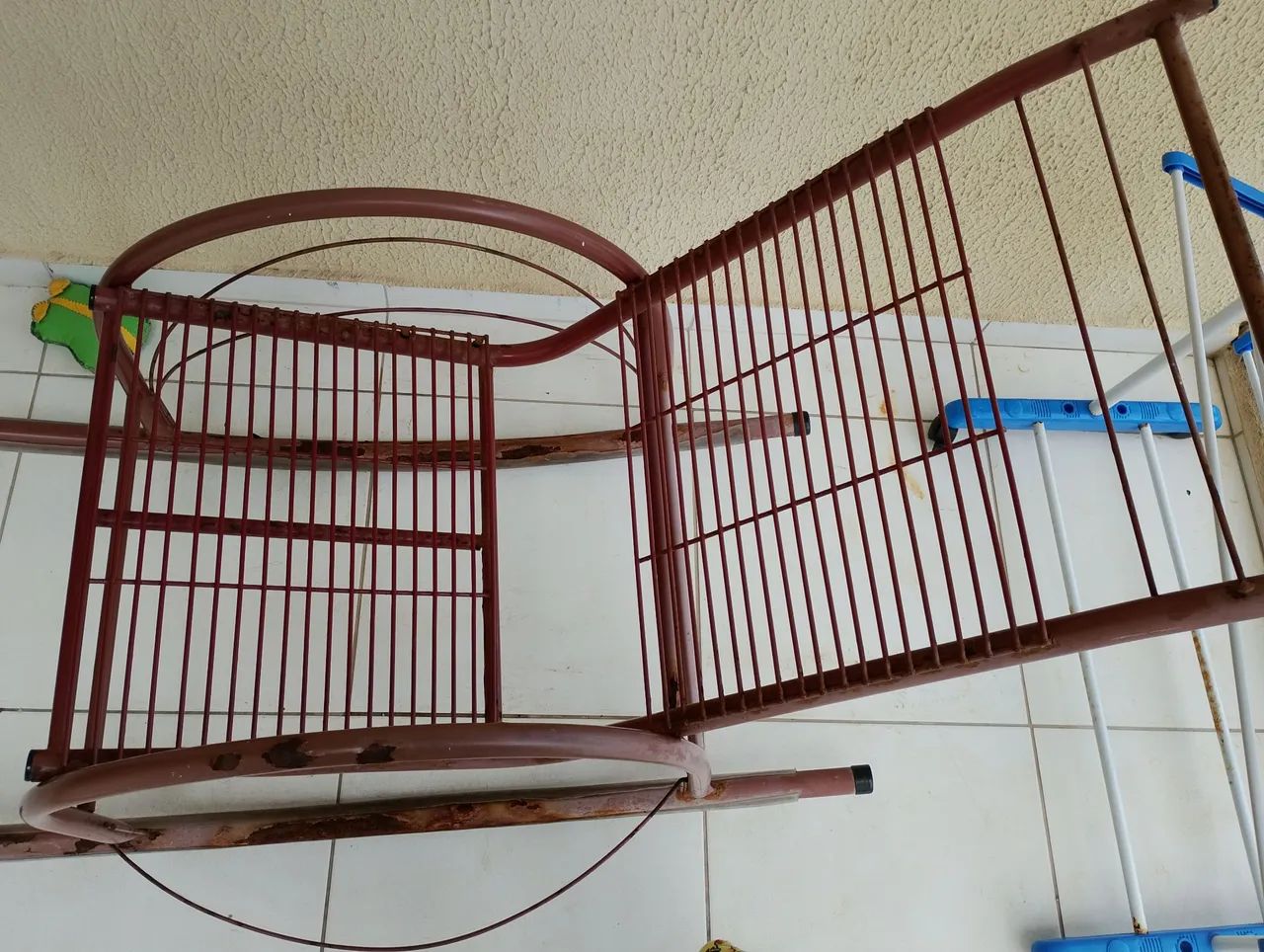 Cadeira de balanço de ferro  - Foto 2