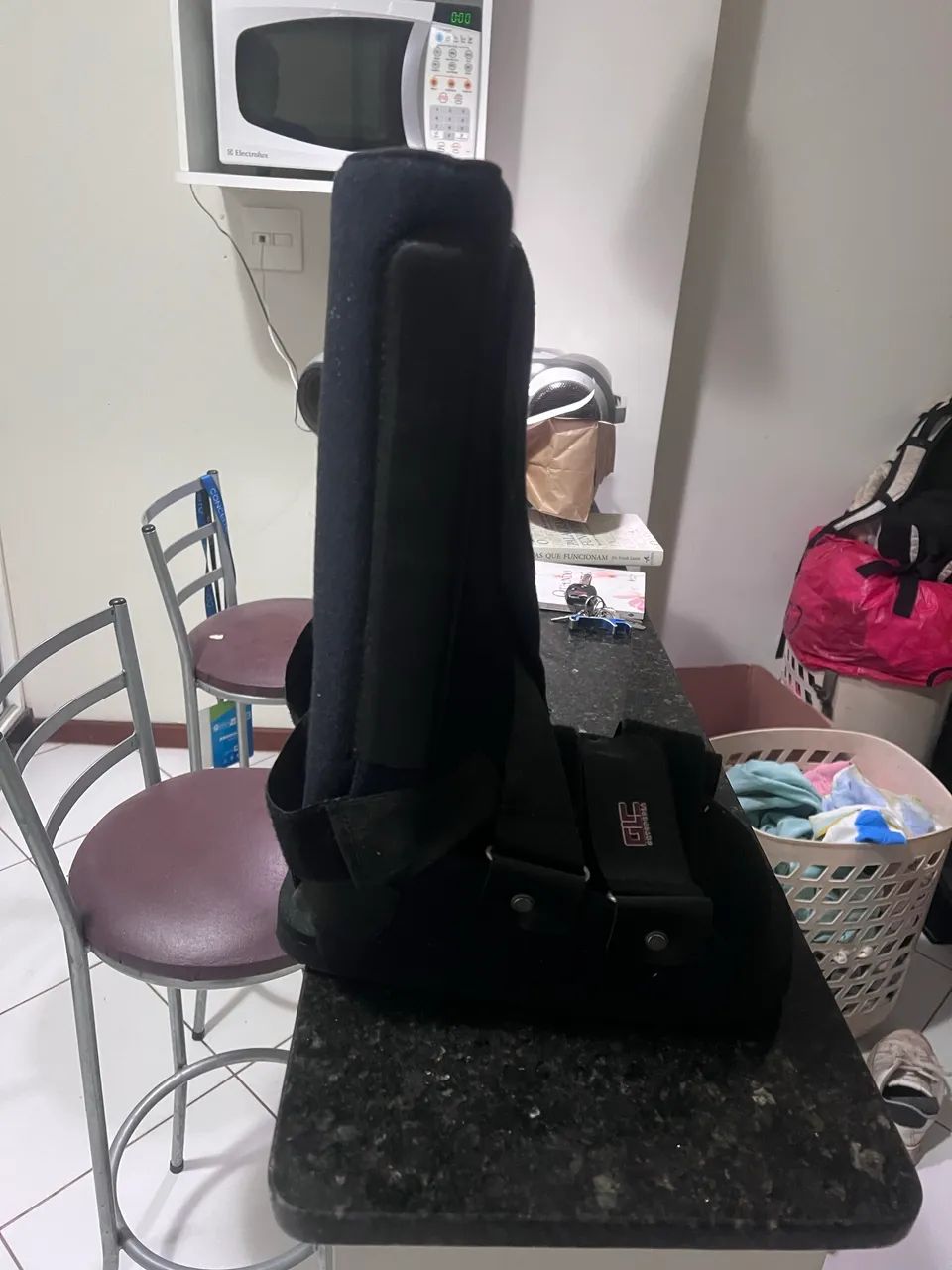 Bota ortopédica semi nova - a mais barata 