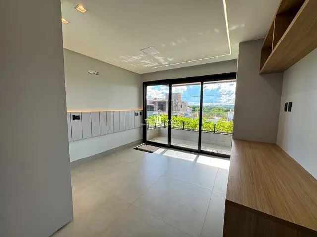 Sobrado com 4 suítes plenas, incluindo uma térrea e uma master com closet. - Foto 11
