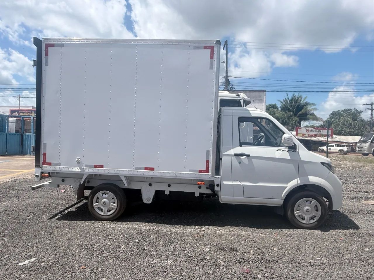 Vendo caminha com baú EFFA