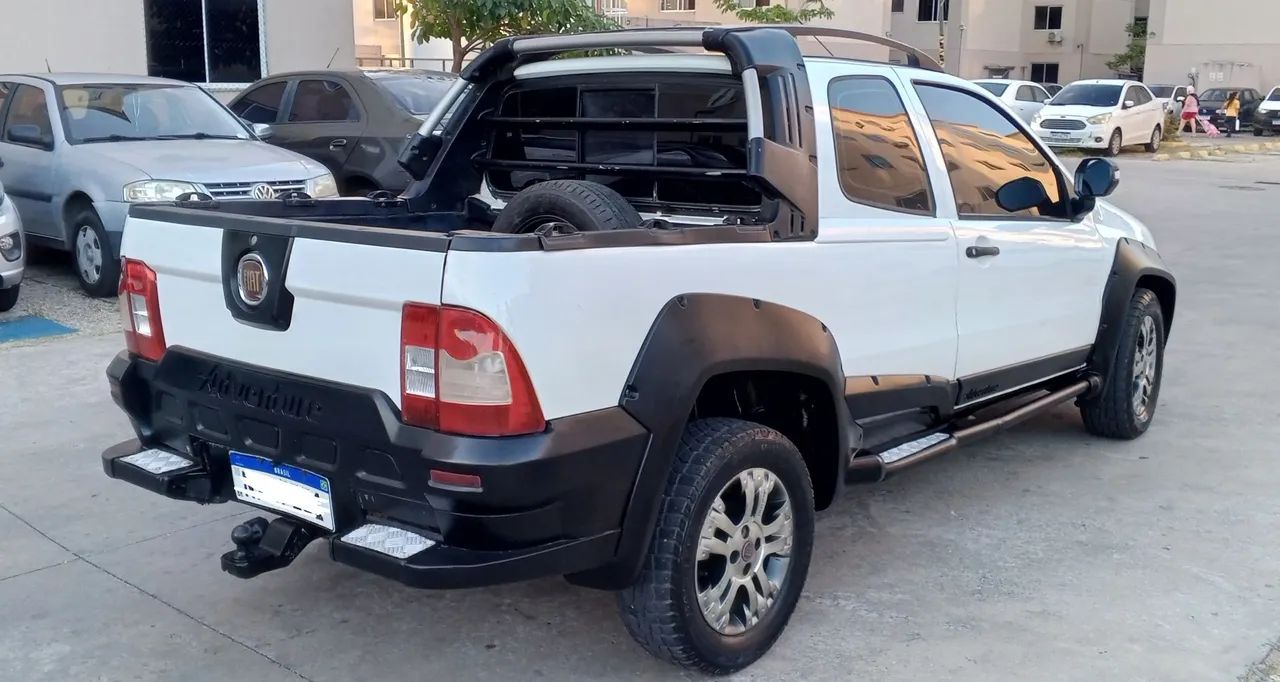 Fiat Strada Adventure1.8/ 1.8 Locker Flex CD 2012 - Foto 5