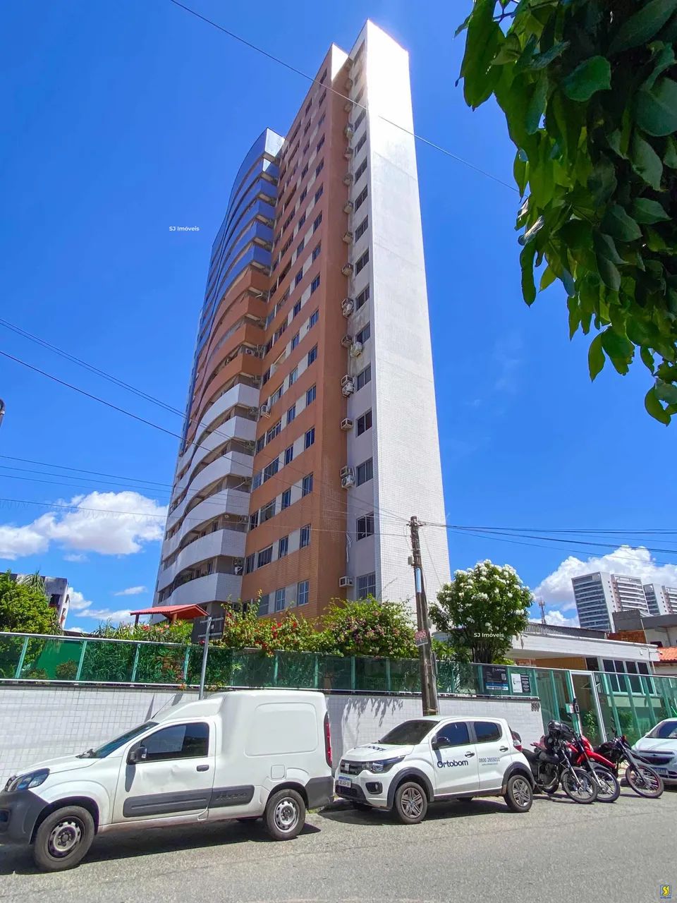 Apartamento com 1 suíte, 2 vagas e varanda no Bairro de Fátima
