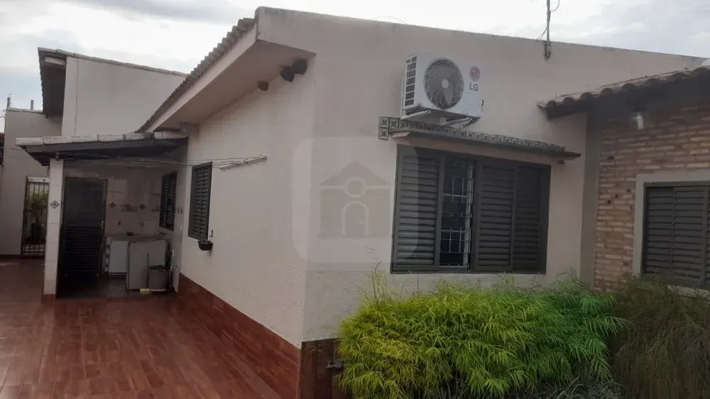Casa à Venda
