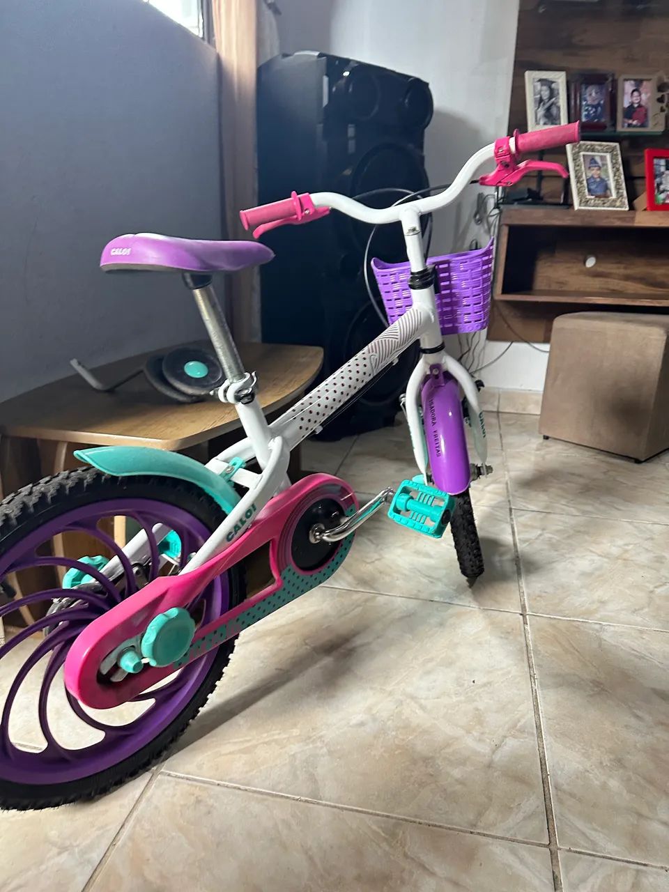Bicicleta Infantil Aro 16" Caloi Ceci Branco e Rosa com Cestinha Freio V-Brake