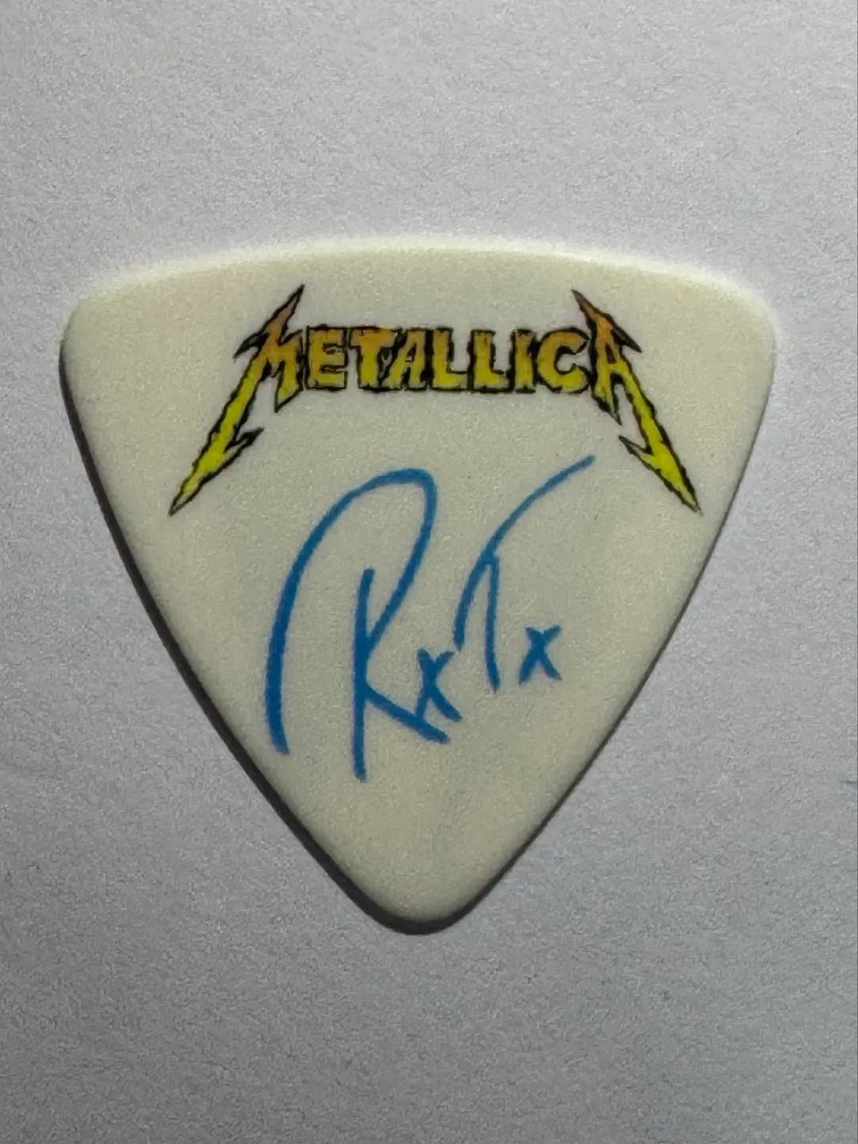 Palheta Banda Metallica - item autêntico, original de show - Robert Trujillo - Foto 2