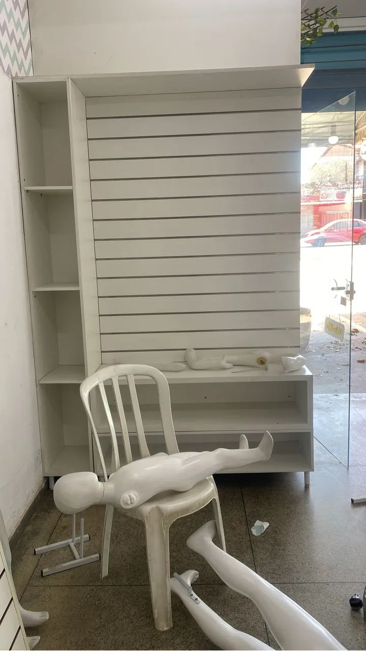 Estantes e expositores de roupas  - Foto 3