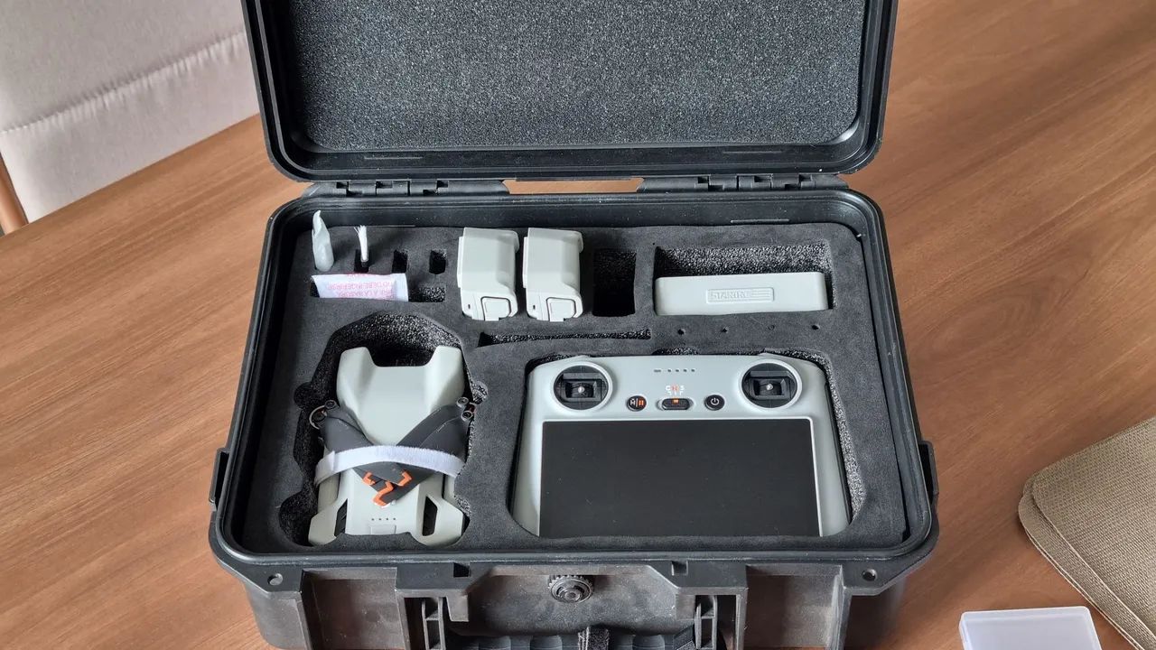 DJI MINI 3 + RC com tela + case + 2 baterias 