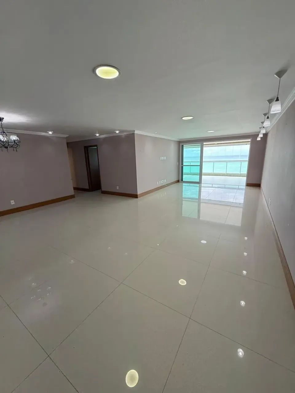 Edifício Riviera Del Mare | Beira-Mar | 258m² | 4 Suítes | 4 Vagas em Cruz das Almas - Mac