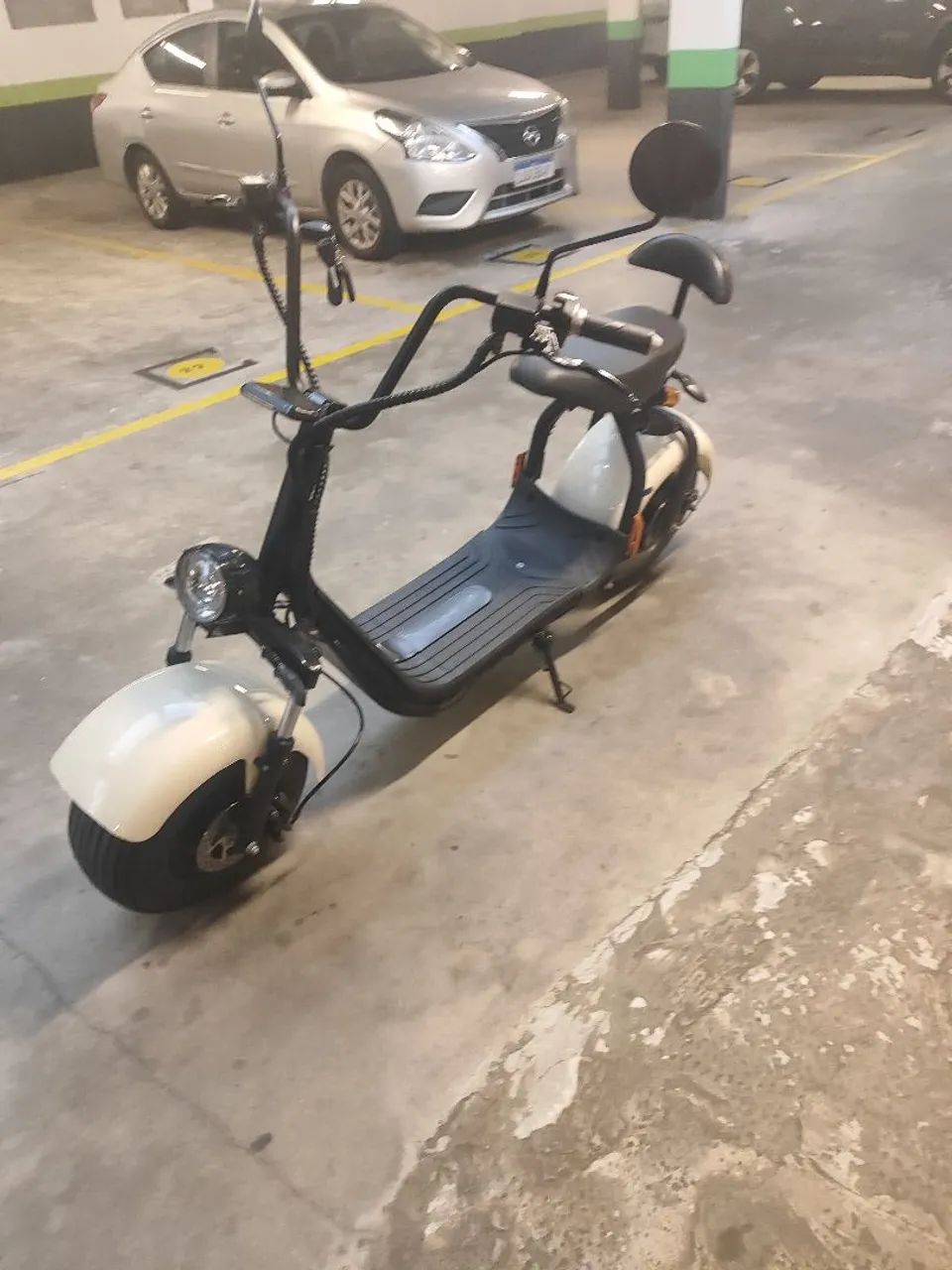 Moto Watts elétrica praticamente zero