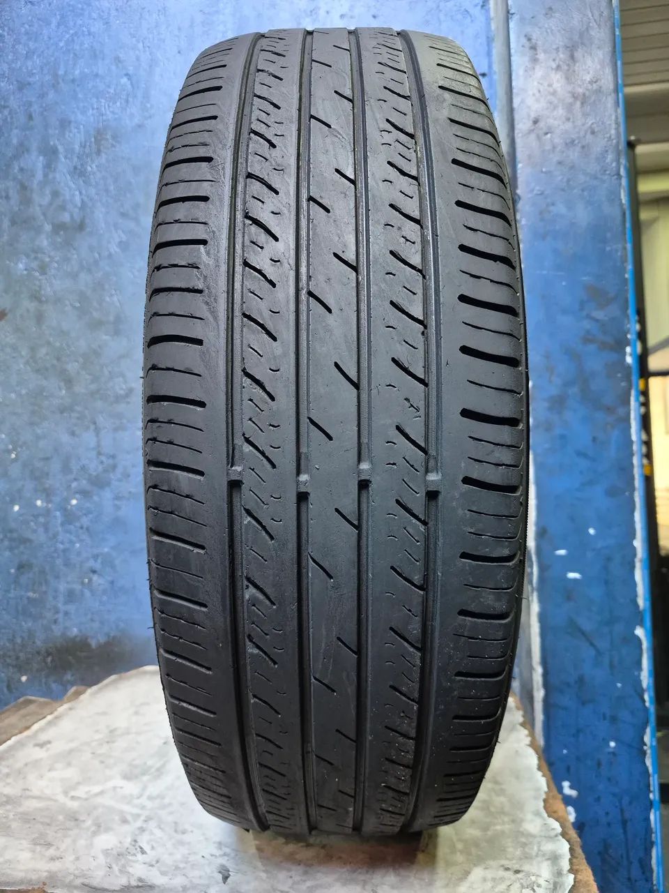 Pneu 225/65r17 - Peças para carros, vans e utilitários - Jabotiana