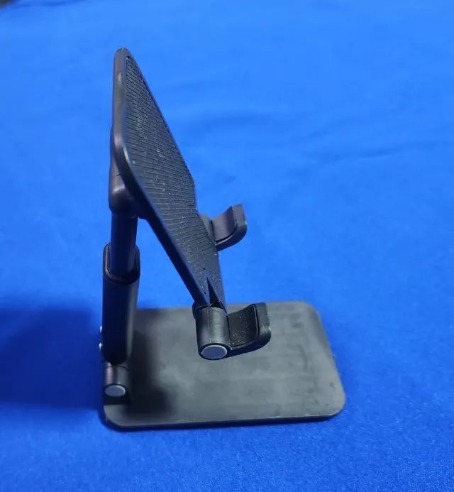 SUPORTE DOBRÁVEL PARA CELULAR E TABLET COM REGULÁVEL DE ALTURA