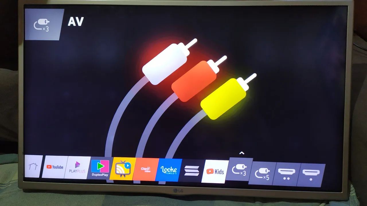 Smart TV LG 32 polegadas funcionando normalmente  - Foto 2