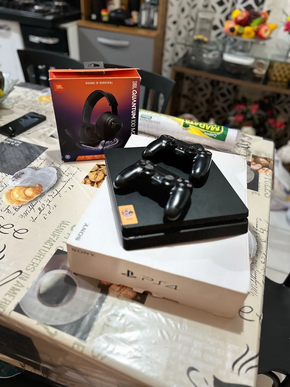 PS4 + FONE JBL ORIGINAL  - Foto 3