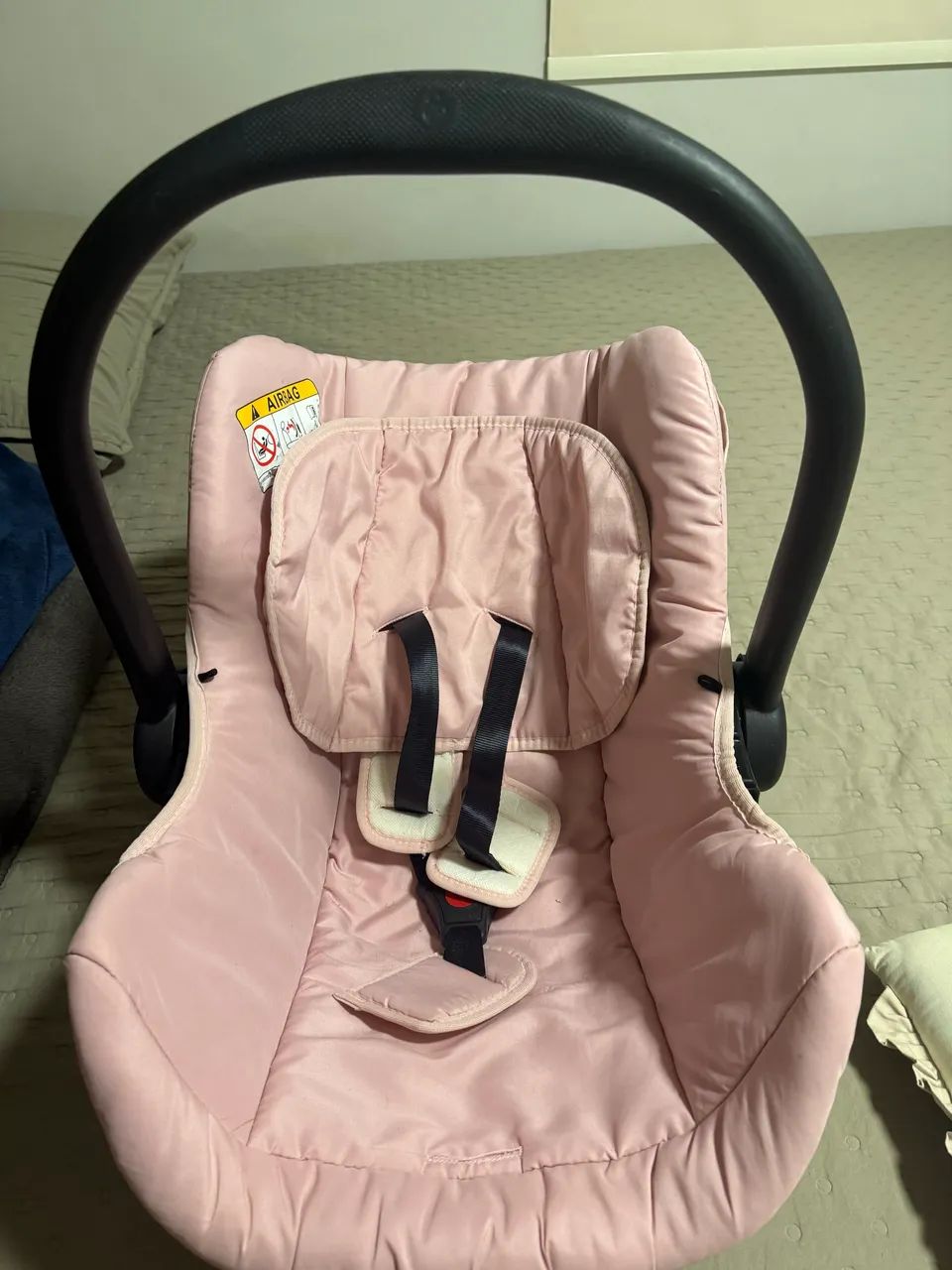 Roupas e utensílios de bebê 