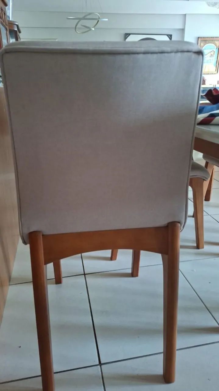 Conjunto de Sala de Jantar Mesa e 6 Cadeiras - Foto 4