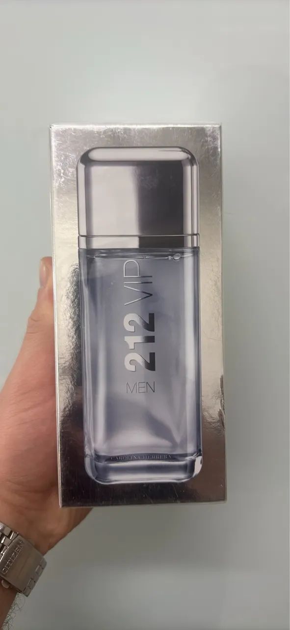 Perfume 212 Vip Men Carolina Herrera 200mp Original e lacrado