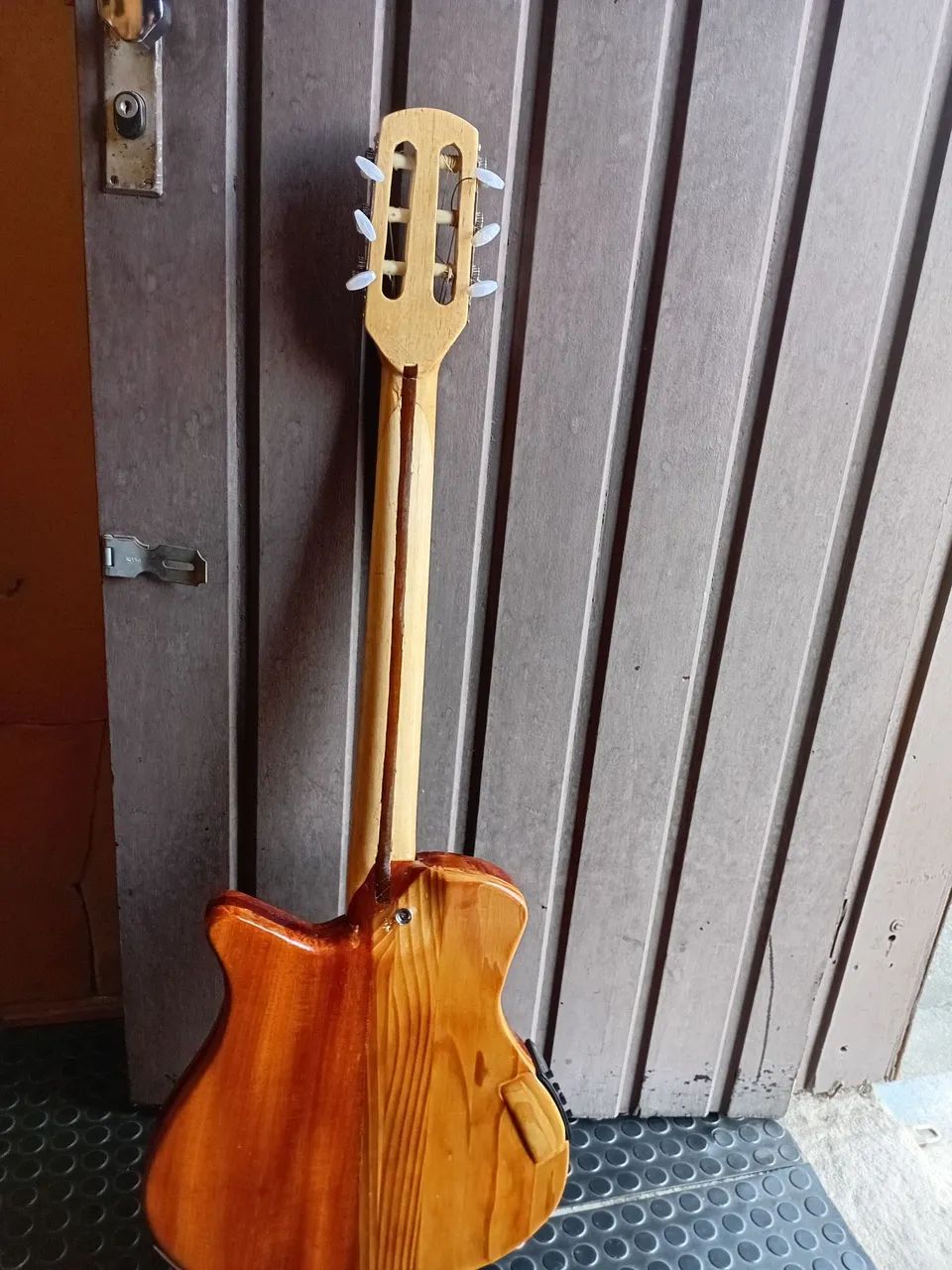 Violão solido artesanal.  - Foto 4