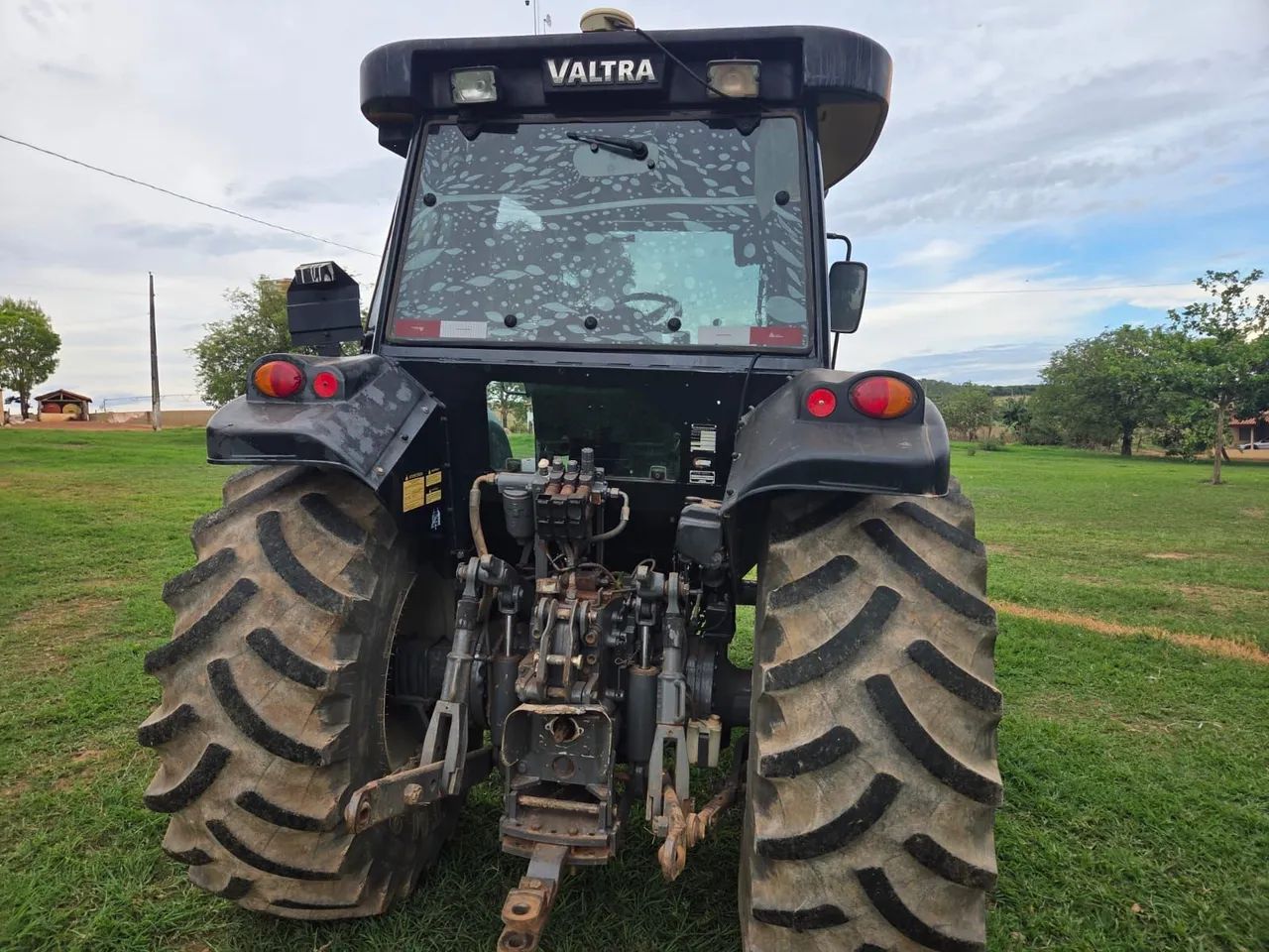 Trator Valtra  - Foto 5