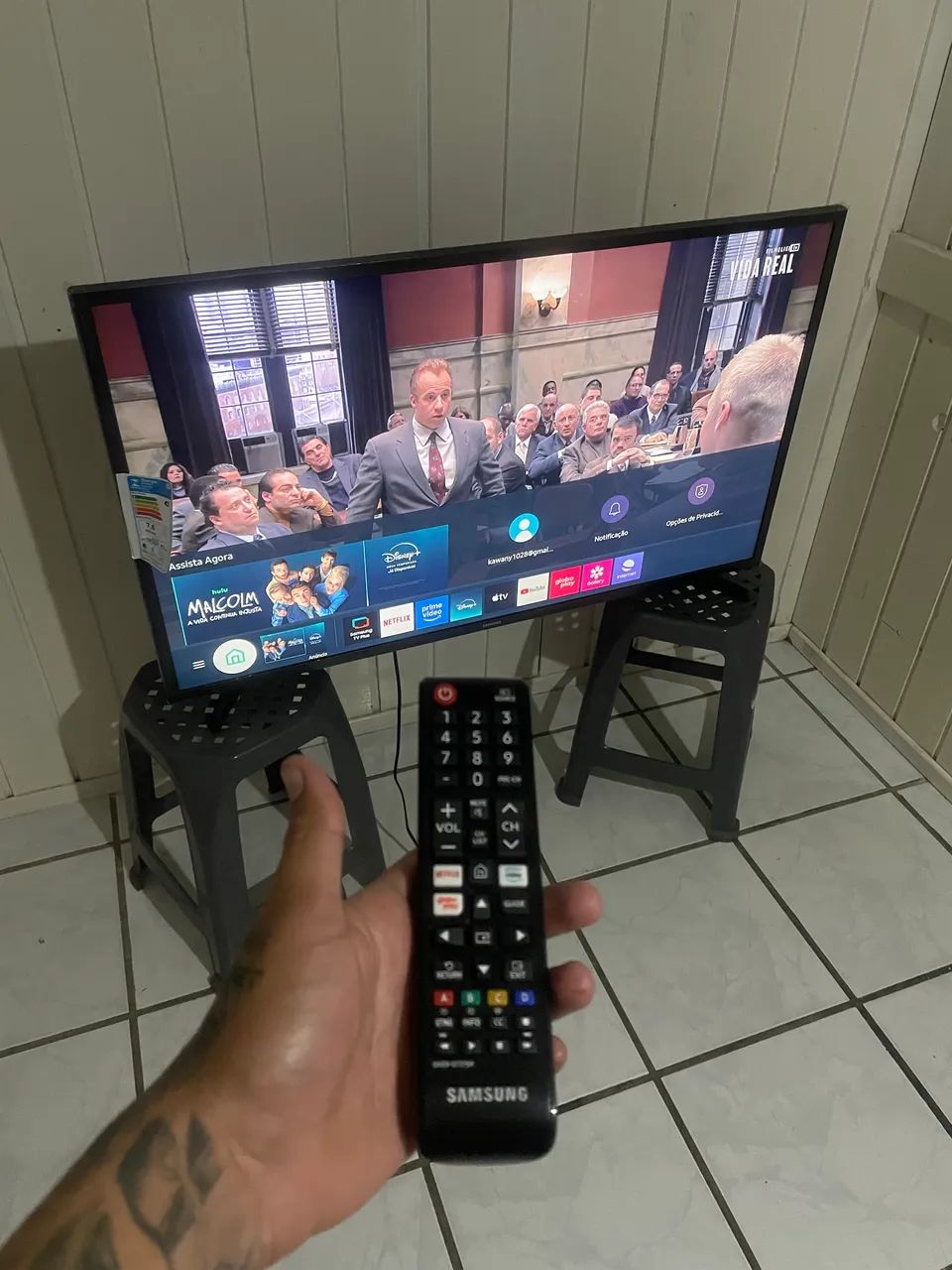 Smart Tv Full HD 43 polegadas Samsung lacrada na caixa pouco tempo usada - Foto 3