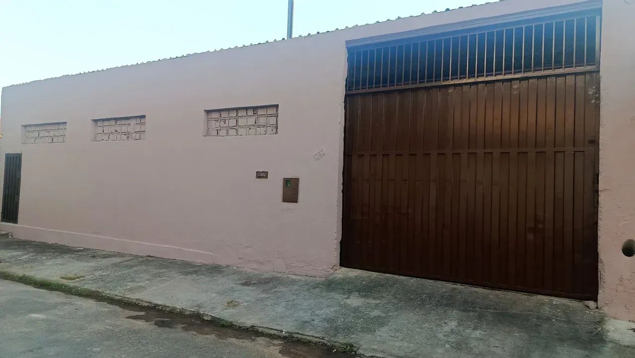 Lote lote com 480m2  de esquina,  com galpão de 180m2.