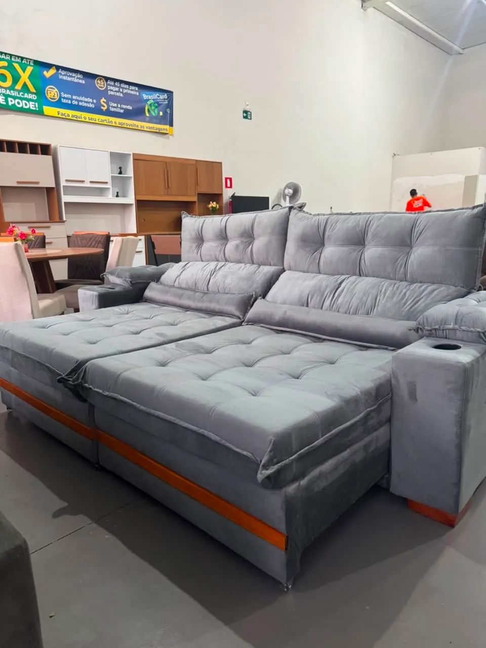 Sofa Retratil com porta copo novo 2,50m $2599.99 